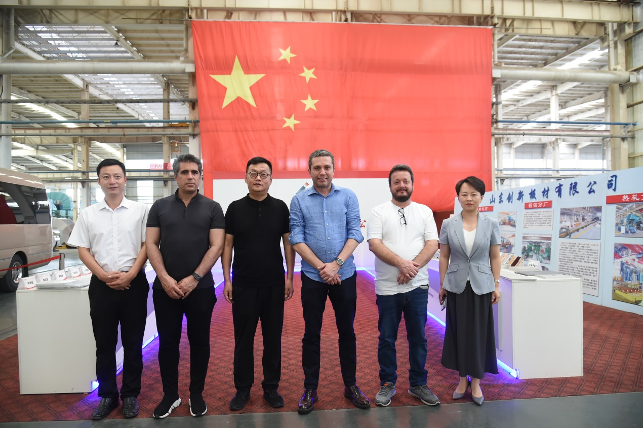 巴西国会议员福斯托·皮纳托一行到我公司参观访问