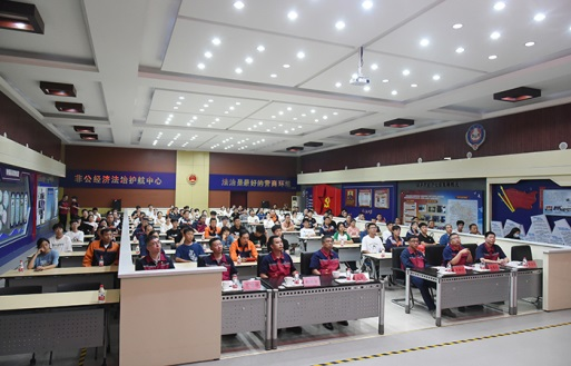 2023年j9九游国际真人集团职工子女升学活动贺礼发放活动